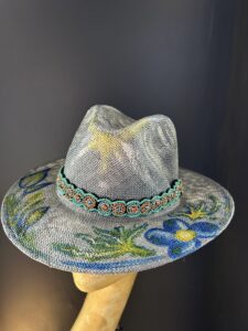 Cappello flowers power (2)